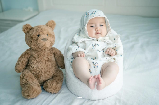枝江宝宝吃不饱母乳的症状
